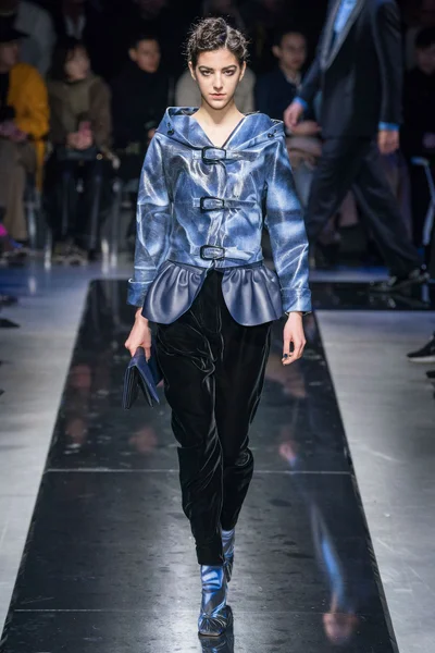 Look 27